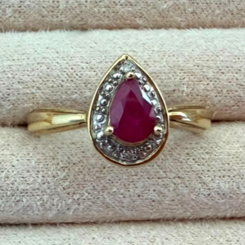 Vintage 9ct yellow gold pear - vintage,