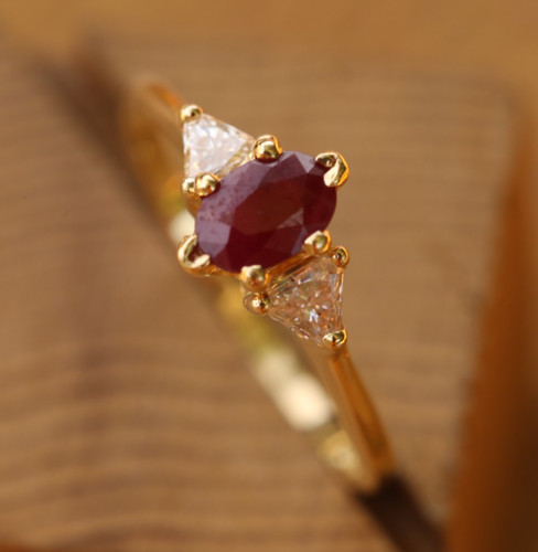 18ct solid yellow gold - yellow,