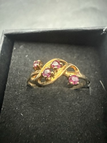 Vintage 1991 9ct - gold, ruby