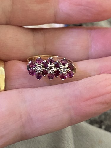 Lovely vintage 9ct yellow gold - lovely,