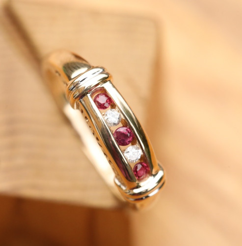 10ct solid yellow gold - solid,