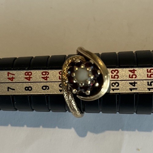 Opal and rubies 9ct - , gold