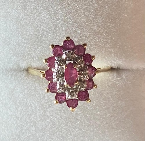 Stunning vintage 9ct - stunning, gold