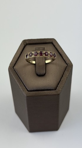 Ruby 9ct gold - ruby, ring