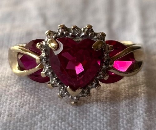 10k gold heart ruby ring - gold,