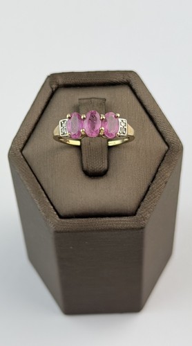 Ruby and diamond 9ct - ruby, ring