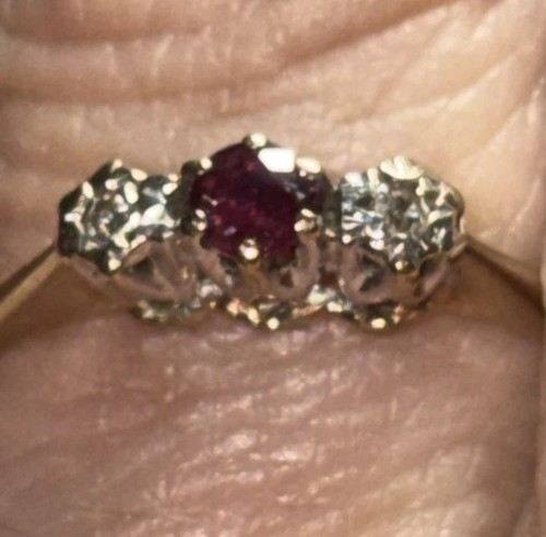 Beautiful vintage 1986 9ct - beautiful,