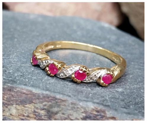 Vintage 9ct gold ring rubies - gold,