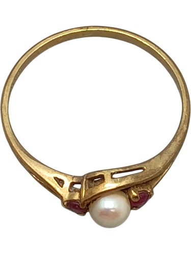 9ct gold ring with - gold, pearl