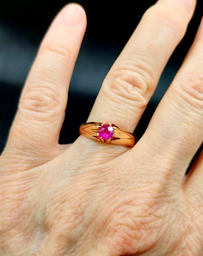 Vintage 14ct gold ruby - &,