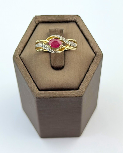 Ruby and diamond 9ct - , ring